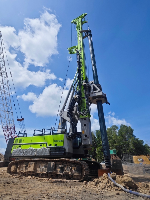 Zoomlion's rotary drilling rig ZR255R helps upgrade of the Pan Borneo Highway in Sabah, Malaysia